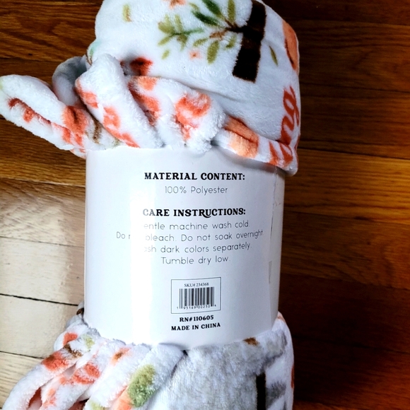 Cozy Velvet Plush Throw/Blanket 50 x 60" - Picture 7 of 8